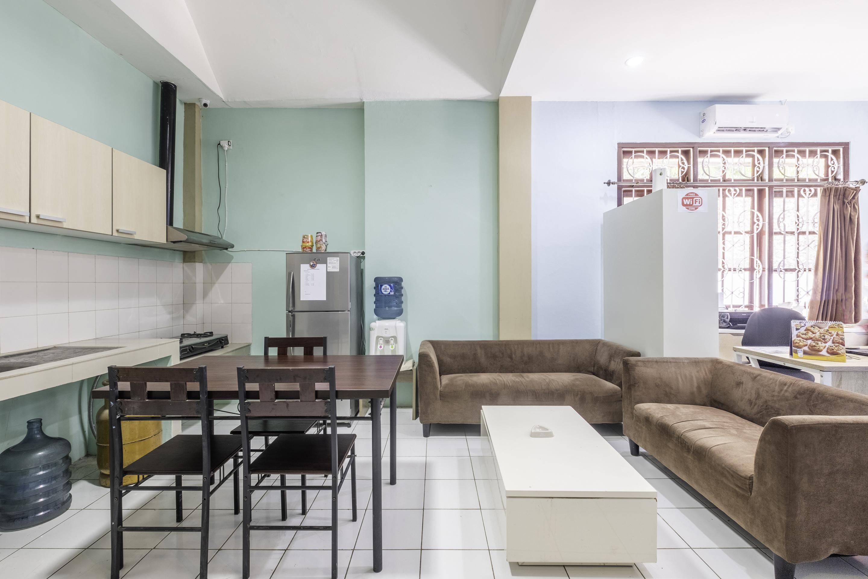 Super Oyo 1568 Stasiun Ka Cirebon Guest House Exteriér fotografie